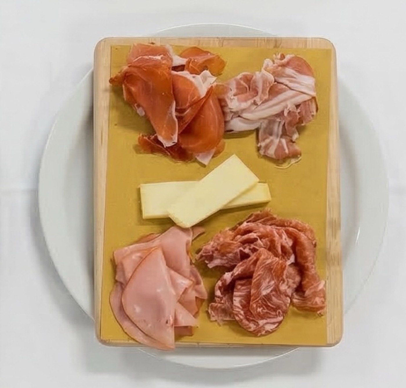 Tagliere di salumi con gnocchini